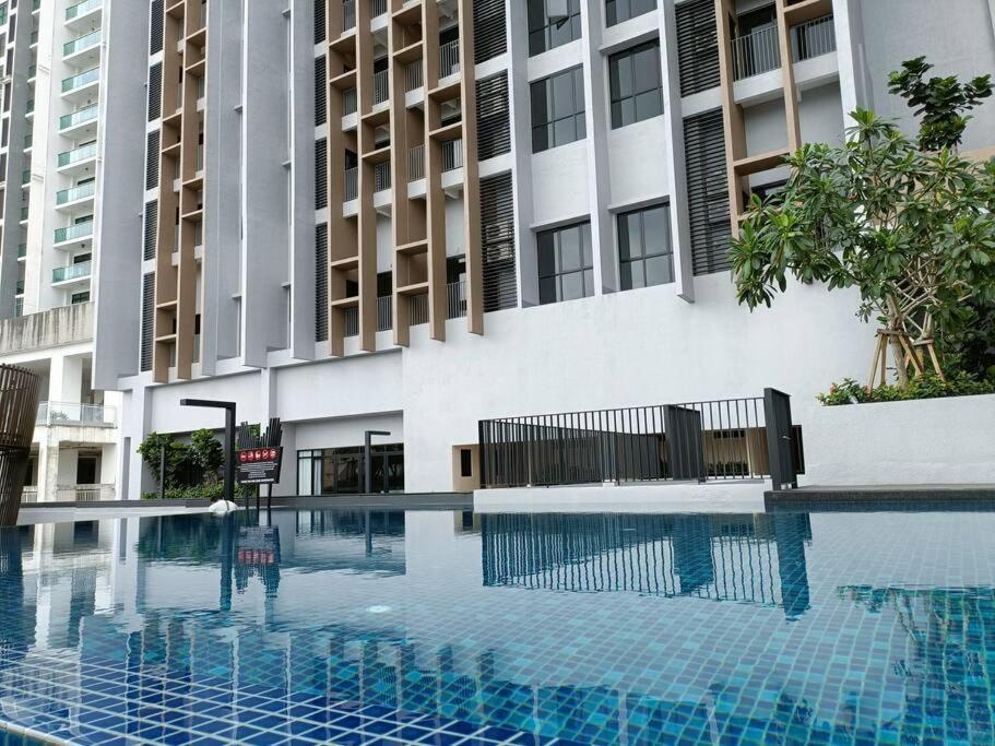 Sky Trees 4 Guests High Floor Smart Tv Garden View A1801 Apartment Johor Bahru Exterior photo